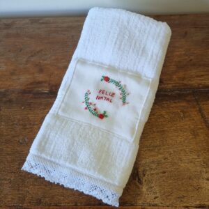 Toalha Lavabo Bordada Gleice Flores Feliz Natal