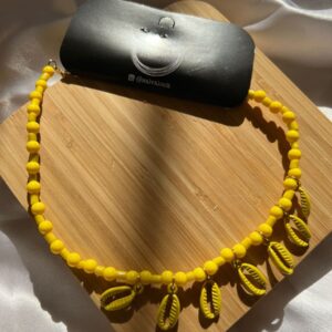 chocker amarelo com buzios