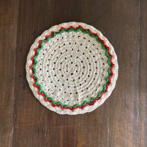Sousplat Crochê Bege Cordão Verde E Vermelho Par