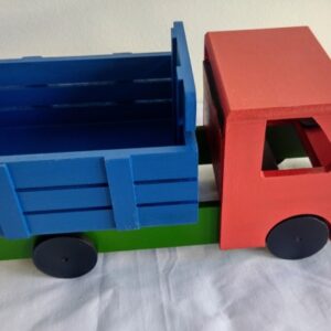 Caminhãozinho médio azul e vermelho