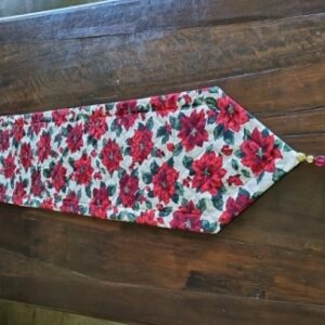 Trilho Matelassê Poinsetias E Cerejas 212 X 47cm