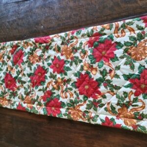 Trilho Matelassê Poinsetias E Laços 130 X 49cm