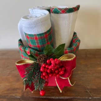 Cestinha com 3 toalhas de mão